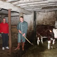 Denis Pignol avec Jérémy Lèbre, l’un des salariés du GEDRA en poste à Savignac.