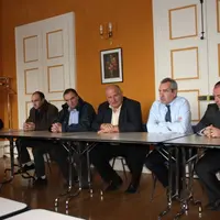 Le 17 décembre, le Préfet et les responsables professionnels agricoles
ont annoncé la bonne nouvelle à la presse locale.