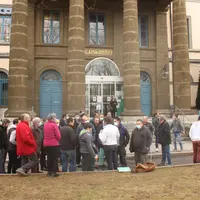Les associés du Gaec de Coupet accompagnés de leur famille ont reçu le soutien de la FDSEA et des JA et d'amis et voisins.