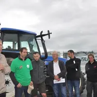 Depuis dimanche soir, impossible de rentrer sur le site Total de Cournon. Les syndicalistes ont multiplié les messages de défiance à l’égard de la pol