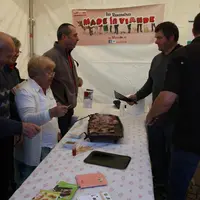La dégustation de viande à fait succès à Saugues.