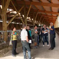Les groupes d’agriculteurs ont visité le Gaec des Rosiers durant toute la journée du 6 juin.