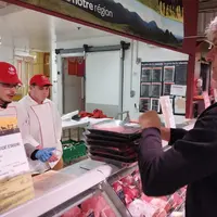 Les agriculteurs ont demandé le retrait immédiat de barquettes de Viande étiquetée Charolaise mais en réalité de type laitier.
