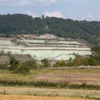 Le gisement d’argile verte, exploité par la société Argile du Velay est pérenne jusqu’en 2052.