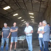 Le 1er septembre, la FDSEA, les JA et la Chambre d'agriculture ont réuni les agriculteurs impactés par la grêle  au Gaec de Montebello dont les toitur
