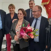 La décoration de la directrice Marie-Josée Pelletier s'est déroulée lors de l'inauguration des travaux de l'abattoir.