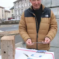 Après le Centenaire, le Saint Géraud, le Marathon et l'Orgue, Gérard Destannes, artisan coutelier de la cité géraldienne, présente le Coq aurillacois,
