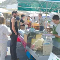 Une dizaine de producteurs se sont partagés les stands du cinquième marché bio de Saint-Étienne-de-Chomeil.