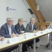 Parmi les partenaires réunis autour de la CCI et Pôle emploi, les représentants de l’État, du Département, de la Caba...