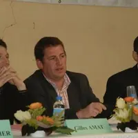 Gilles Amat (président des JA d’Auvergne), Jérôme Volle et Julien Fau à la tribune du congrès, réuni vendredi dernier.