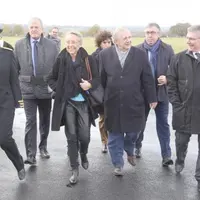 Élisabeth Borne, ministre des Transports, a été accueillie, notamment, par Jacques Mézard, ministre de la Cohésion des territoires.