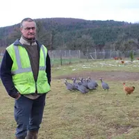 Installé depuis 1996, Jean-Louis Feres produit des volailles de qualité, un savoir-faire récompensé notamment avec des Fermiers d’or.
