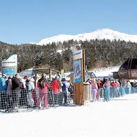 Le télésiège débrayable du Baguet permet un débit de 2 500 skieurs à l’heure.