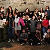 Depuis plusieurs années, de jeunes passionnés de musique trad’ participent à des stages “à la journée” et/ou à des camps d’ados, sur le principe des c