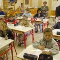 Dès la rentrée 2008, la semaine de primaire ne comptera plus que 24 heures, afin de proposer un appui aux élèves en difficulté.
