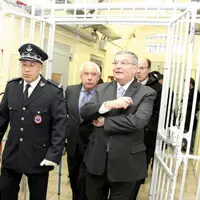 Michel Mercier a pris une décision à l’issue d’une visite complète de l’établissement, guidé par Patrick Dijoux, directeur.