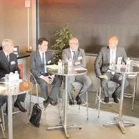 Une table ronde a réuni différents acteurs qui oeuvrent au développement de la fibre optique : opérateurs, collectivités, entreprises...