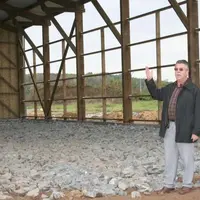 Christian Montin, président de la Communauté de communes Cère et Rance en Châtaigneraie, présente les futurs aménagements de la zone d’activité de l’E