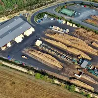 La Scierie du Milieu, à Vabres, un spécialiste de la transformation de bois en palettes, consomme 1 million de kW tous les ans, facturés 60 000 euros
