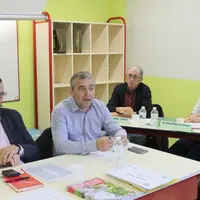 Robert Verger aux côtés de Patrick Bénézit. Au second plan, le président départemental Michel Plantecoste, et régional, Jean-Claude Chalencon.