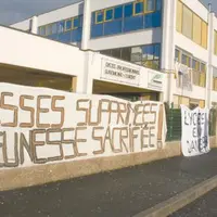 La semaine dernière, des enseignants étaient en grève et des premières manifestations avaient lieu, qui en appelaient d'autres.