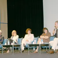 John Billard (au micro) fait partie de ces élus “évangélisateurs” du Net au sein des instances d’élus.