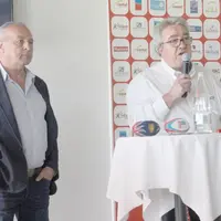 Christian Millette, président du Stade aurillacois (au micro) et Jacques Brugère, vice-président.