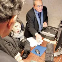 Jeannette Bougrab à la rencontre de responsables associatifs, de bénévoles et de bénéficiaires.