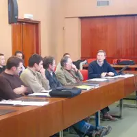 Réunion entre professionnels et élus.