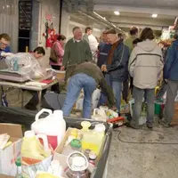 Nicolas Bodoira, de la société Chimirec, a pesé et trié 3 tonnes de produits dans le seul magasin Centraliment d’Aurillac.