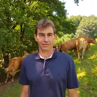 Joël Piganiol est éleveur de limousines, associé avec son frère, sur la commune de Senezergues.