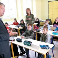 L’école primaire de Saint-Cernin a bénéficié d’un poste supplémentaire cette année. Yves Delécluse, directeur des services de l’Éducation nationale, e