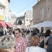 La population cantalienne diminue de 0,2 % chaque année, une baisse trois fois plus faible que celle enregistrée entre 1990 et 1999.