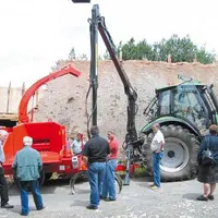 La nouvelle déchiqueteuse acquise par la Cuma Déchiq’Bois a été présentée le 16 juin à Lacapelle del Fraisse.