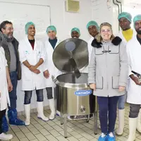Les stagiaires et leur formateur, accompagnés de Mmes Jalabert et Français (LFO) et d’Henri Manhès (CCI).