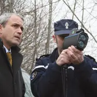 Le préfet du Cantal, Paul Mourier, aux côtés de la gendarmerie lors d’un contrôle de vitesse sur la RN 122.