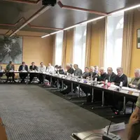 Les amendements étaient plaidés face au préfet et aux membres de la Commission départementale de coopération intercommunale. (ici les communes de l’Au