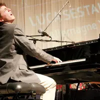 Le piano, instrument fétiche, joué par de talentueux musiciens, lors d’un festival créé et animé par une équipe bénévole.