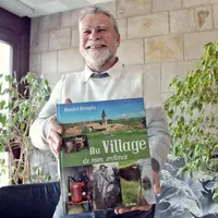 Daniel Brugès présente son dernier ouvrage, un grand et beau livre paru aux éditions De Borée, qui dépeint l’existence affairée et l’âme.