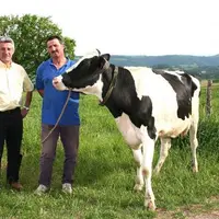 Georges Vermerie, président du syndicat départemental des éleveurs de race holstein depuis 10 ans, a passé la main à Jean-Marc Arnal.