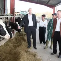 Après le congrès, Jean-Michel Lemétayer a visité une exploitation près de Senilhes.