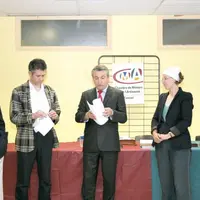 La remise du prix “Métiers d’art” à Judit Ferrière.