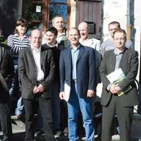 Les responsables de Cantal accueil aux côtés de ceux du territoire du pays de Maurs et l’Association pour le développement du pays d’Aurillac.