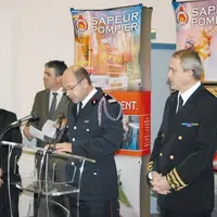 Le lieutenant-colonel Aigueparse, directeur du Sdis, entouré de son président, du président du Conseil général et du préfet.