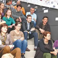 Les escaliers de l’Inra, transformés en amphithéâtre, le temps d’un débat autour du lait cru.