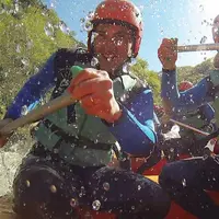 Deux comédiens amateurs en tournage pour une série récurrente.