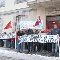 Manifestation devant l’Inspection académique, jeudi dernier.