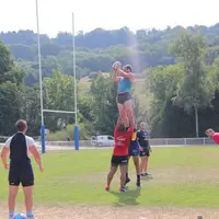 Le jeune américain Christian Ostberg ici à l’entraînement, débutera sa première saison avec le Stade aurillacois.