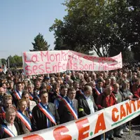 Forte mobilisation des Cantaliens (ils étaient 3 000) à Clermont, qui ont pris la tête de l’imposant cortège.