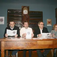 Alain Chapeau (Chambre régionale des métiers), Emmanuel Hebrard, artisan d’art, Gilles Chabrier, Pierre Jarlier et Mireille Vicard, ont présenté le pr